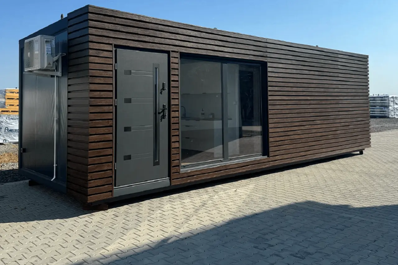 Why catering containers are perfect for festivals and events